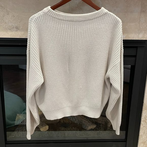 SOLD!!! Brandy Melville Sweater - Picture 5 of 5